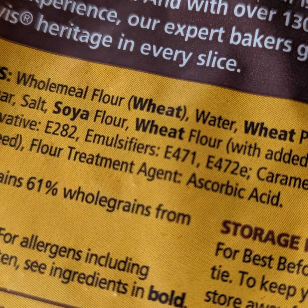 Hovis bread ingredients containing the emulsifier E471